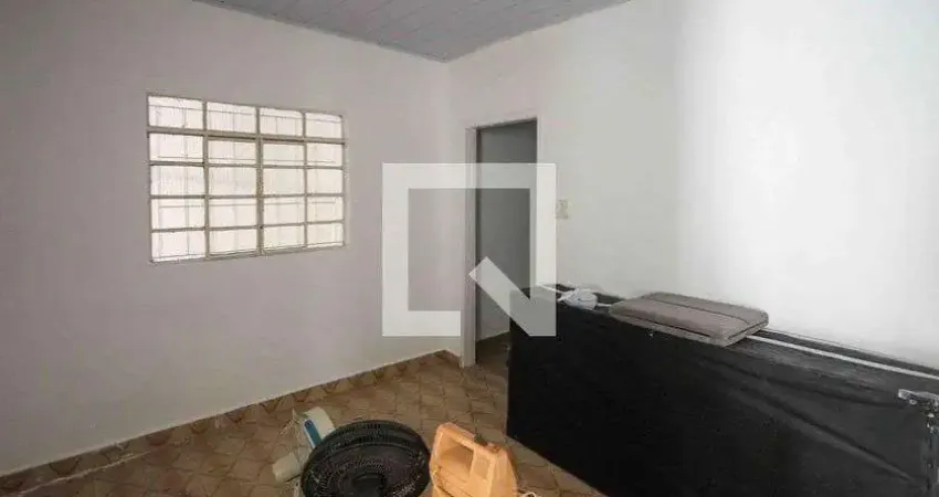 Casa para Aluguel - Jardim Teresa, 2 Quartos,  100 m² - São Paulo