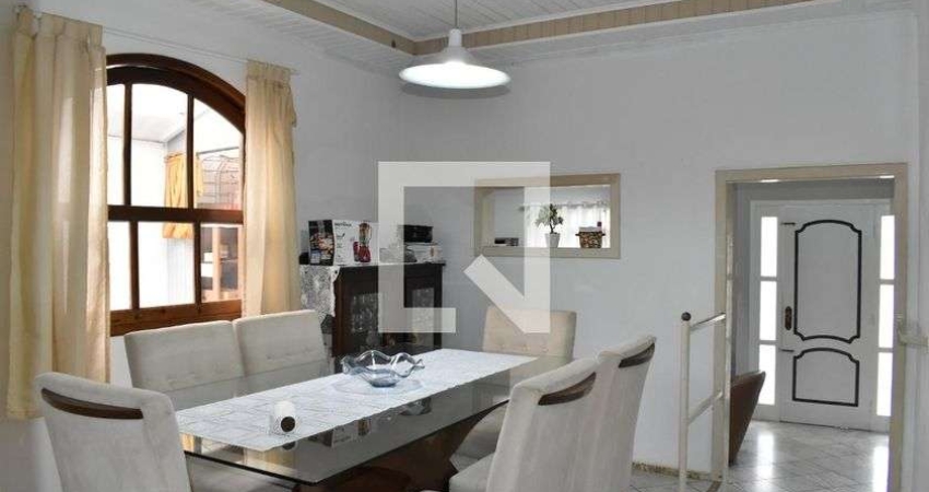 Casa para Aluguel - Bairro Alto, 3 Quartos,  168 m² - Curitiba