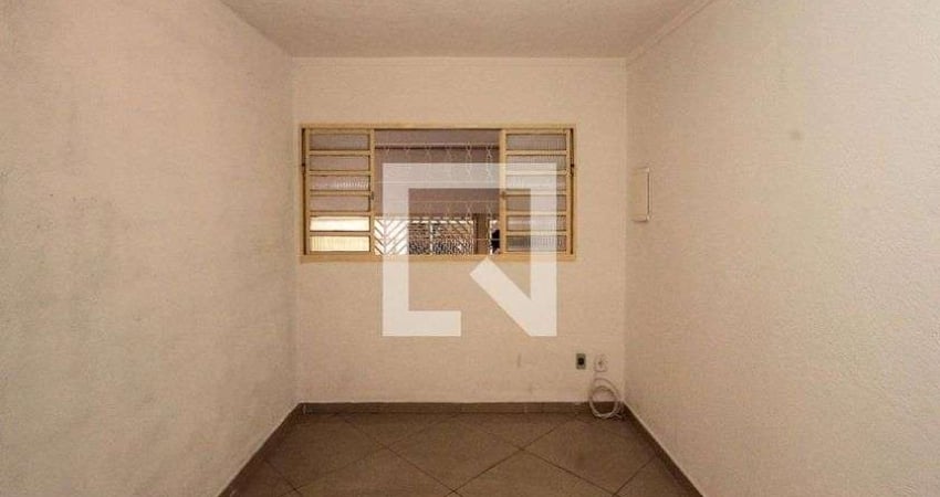 Casa para Aluguel - Cidade Sao Mateus, 1 Quarto,  24 m² - São Paulo