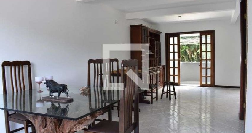 Casa para Aluguel - Vista Alegre, 4 Quartos,  250 m² - Curitiba