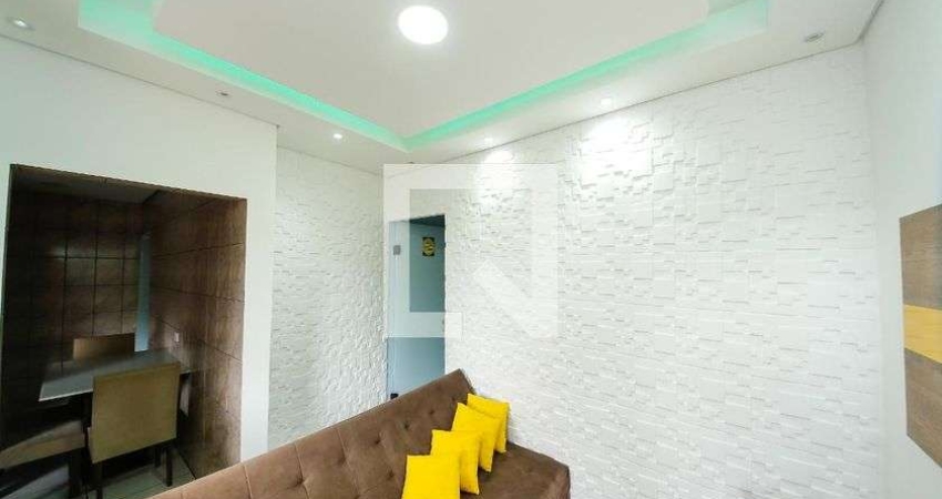Casa para Aluguel - Jardim Paraguacu, 2 Quartos,  60 m² - São Paulo