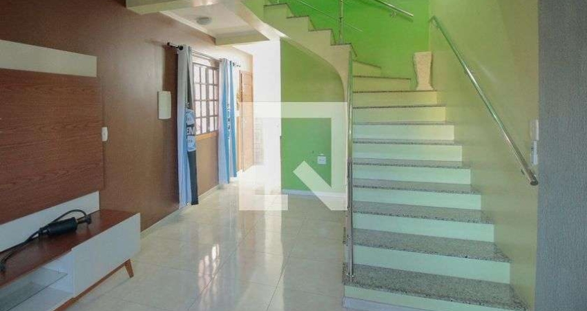 Casa para Aluguel - Rubem Berta, 2 Quartos,  70 m² - Porto Alegre