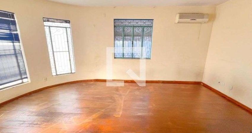Casa para Aluguel - Concórdia, 5 Quartos,  508 m² - Belo Horizonte