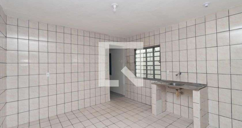 Casa para Aluguel - Vila Sabrina , 2 Quartos,  52 m² - São Paulo