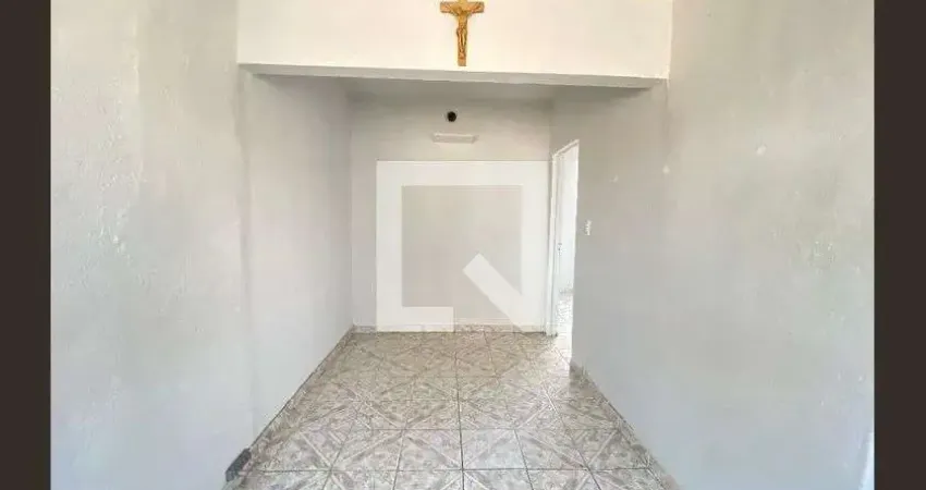Casa para Aluguel - Piedade, 2 Quartos,  40 m² - Rio de Janeiro