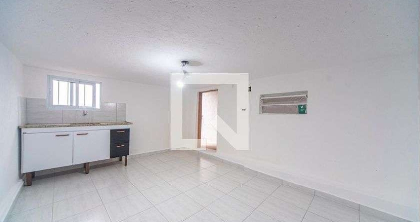 Casa para Aluguel - Vila Palmares, 1 Quarto,  30 m² - Santo André