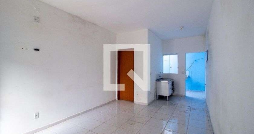 Casa para Aluguel - Jardim Eucaliptos, 1 Quarto,  20 m² - Sorocaba