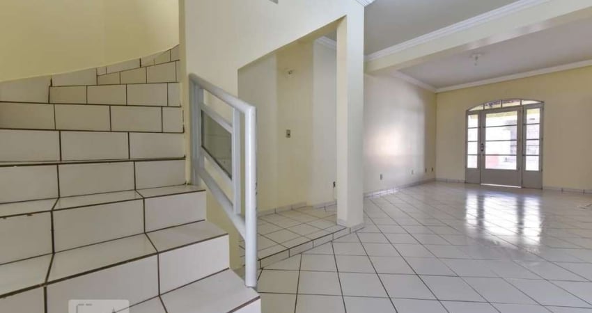 Casa para Aluguel - Setor Goiânia 2, 3 Quartos,  162 m² - Goiânia