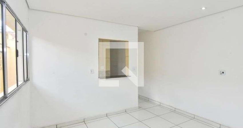 Casa para Aluguel - Cidade Sao Mateus, 2 Quartos,  53 m² - São Paulo