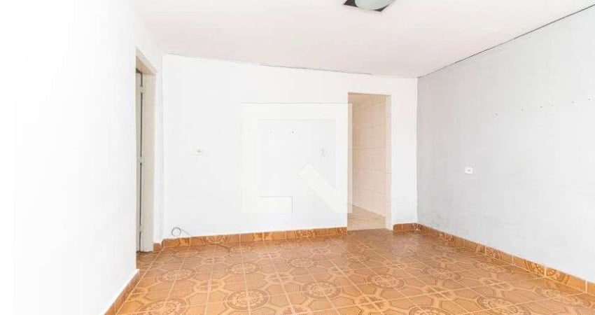 Casa para Aluguel - Vila Carmosina, 2 Quartos,  60 m² - São Paulo