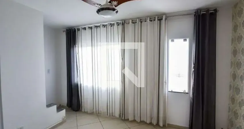Casa para Aluguel - Piedade, 2 Quartos,  75 m² - Rio de Janeiro