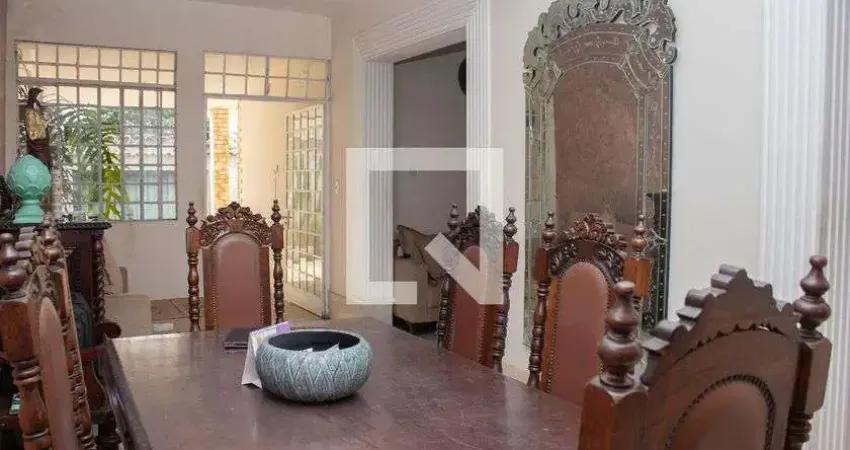 Casa para Aluguel - Esplanada, 2 Quartos,  360 m² - Belo Horizonte