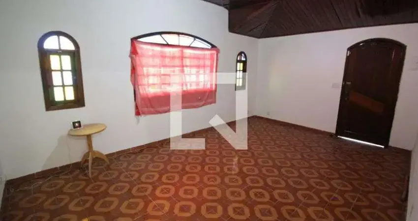 Casa para Aluguel - Centro, 2 Quartos,  300 m² - Osasco