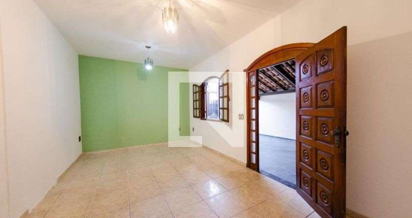 Casa para Aluguel - Padre Eustáquio, 2 Quartos,  160 m² - Belo Horizonte