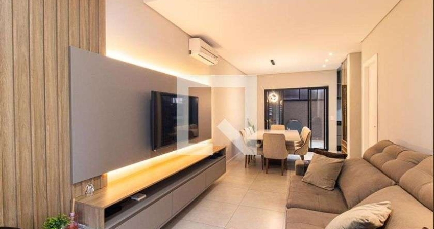 Casa para Aluguel - Xaxim, 3 Quartos,  120 m² - Curitiba
