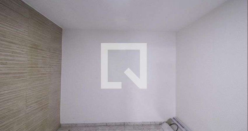 Casa para Aluguel - Vila Alpina, 1 Quarto,  34 m² - São Paulo