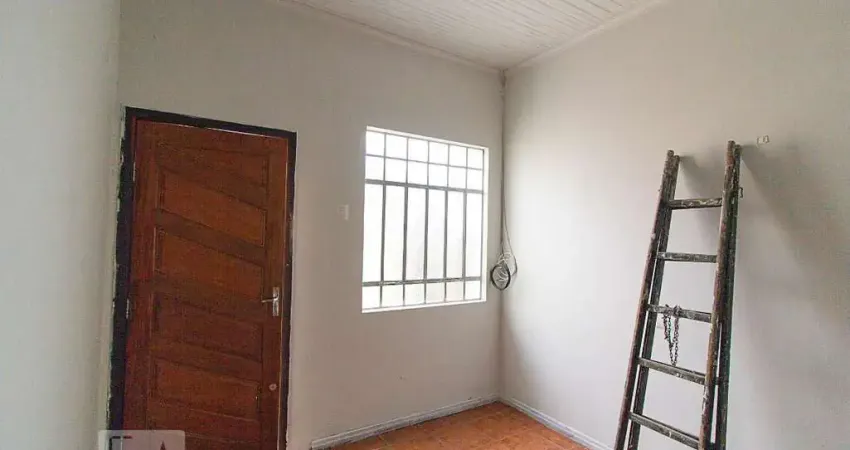 Casa com 3 quartos para alugar na Rua Espírito Santo, Guaíra, Curitiba