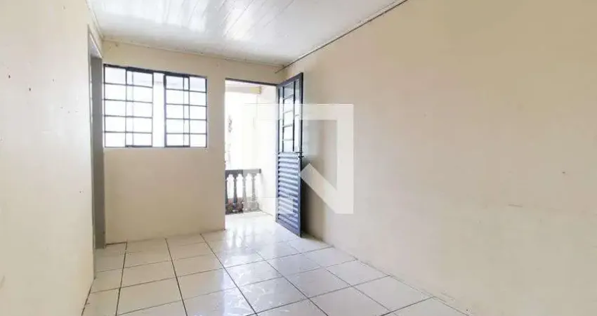 Casa para Aluguel - Xaxim, 2 Quartos,  45 m² - Curitiba