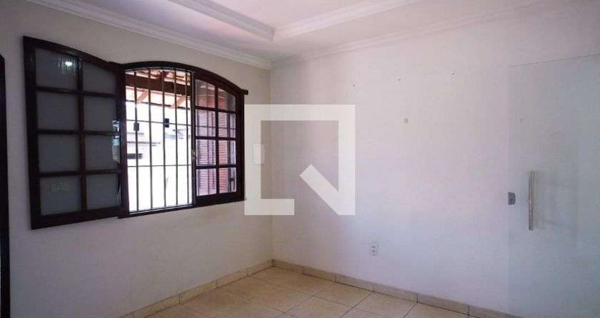 Casa para Aluguel - Maria Helena, 2 Quartos,  55 m² - Belo Horizonte