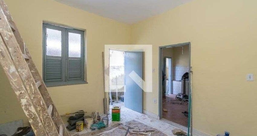 Casa para Aluguel - Ramos, 1 Quarto,  58 m² - Rio de Janeiro