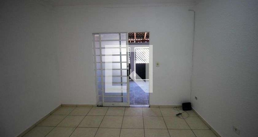 Casa para Aluguel - Parque das Laranjeiras, 2 Quartos,  70 m² - Sorocaba
