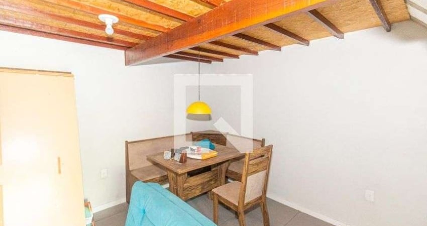 Casa para Aluguel - Marechal Hermes, 1 Quarto,  40 m² - Rio de Janeiro