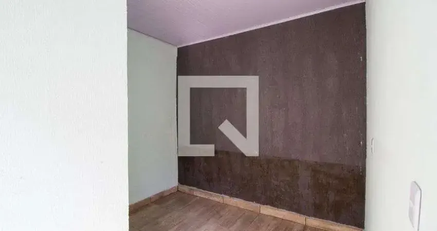 Casa para Aluguel - Parque Vitória Regia, 1 Quarto,  20 m² - Sorocaba