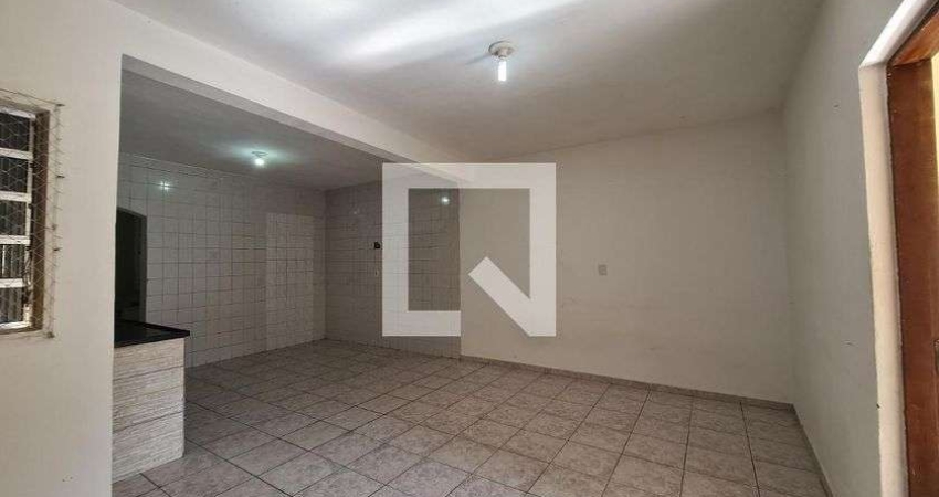 Casa para Aluguel - Sapopemba, 1 Quarto,  65 m² - São Paulo