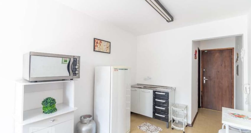 Kitnet / Stúdio para Aluguel - Centro, 1 Quarto,  27 m² - Curitiba