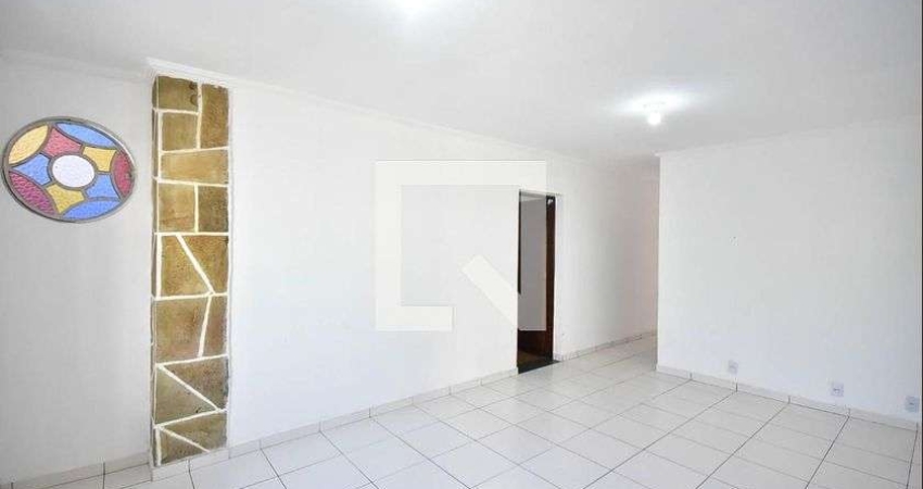Casa para Aluguel - Vila Pirajussara, 3 Quartos,  315 m² - São Paulo