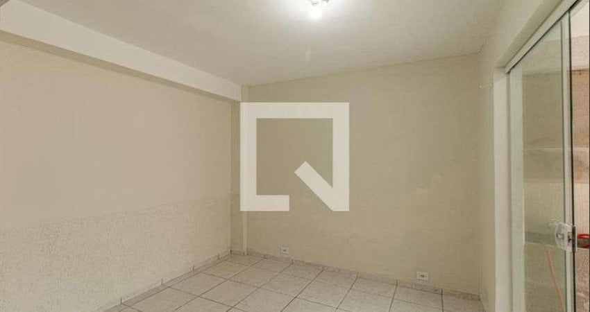 Casa para Aluguel - Sítio Cercado, 2 Quartos,  110 m² - Curitiba
