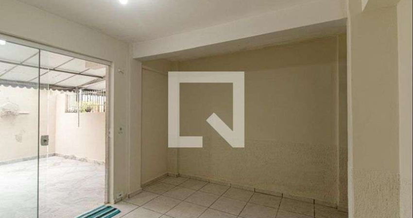 Casa para Aluguel - Sítio Cercado, 2 Quartos,  110 m² - Curitiba