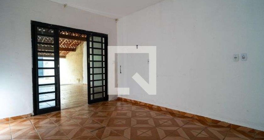 Casa para Aluguel - Parque das Laranjeiras, 2 Quartos,  135 m² - Sorocaba