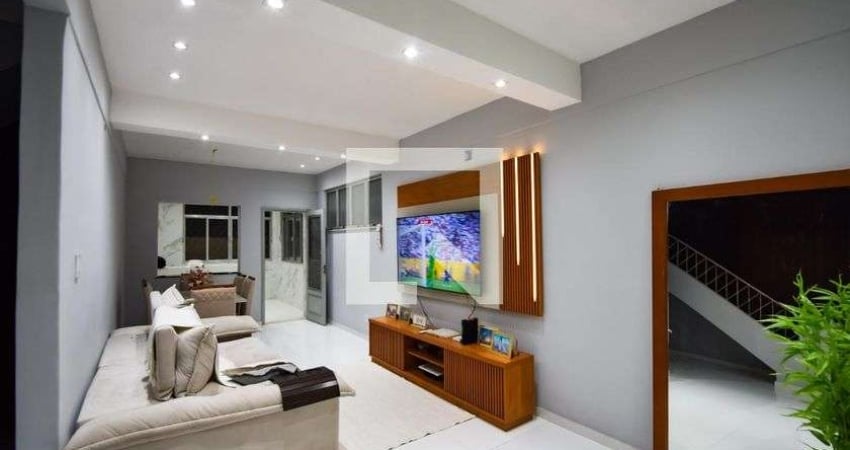 Casa para Aluguel - Piedade, 2 Quartos,  190 m² - Rio de Janeiro