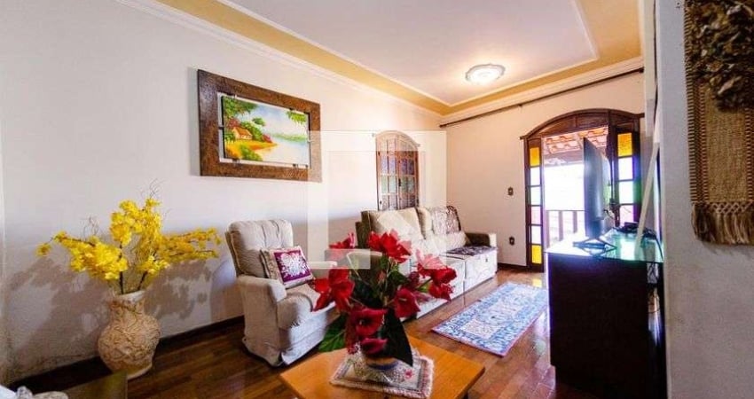 Casa para Aluguel - Alto dos Pinheiros, 5 Quartos,  536 m² - Belo Horizonte