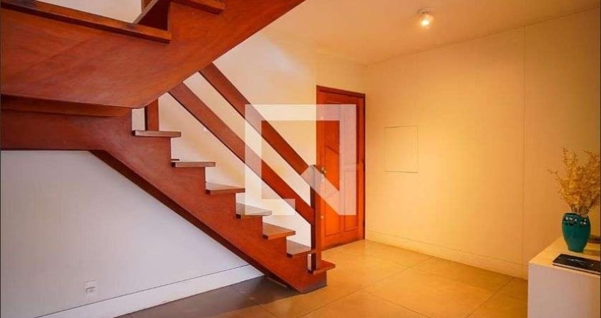 Cobertura para Aluguel - Vila Ipiranga, 3 Quartos,  257 m² - Porto Alegre