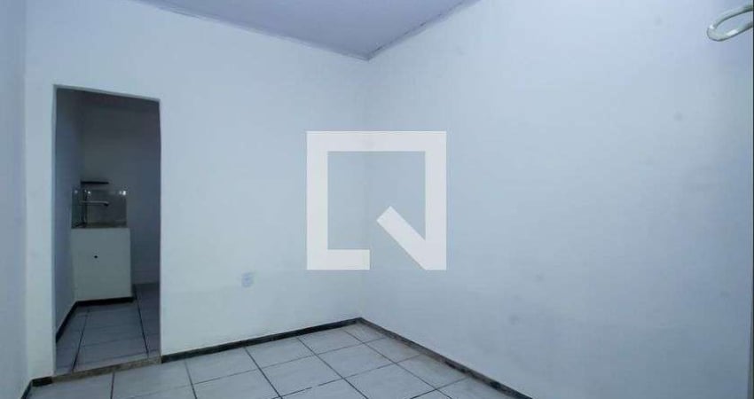 Casa para Aluguel - Santo André, 1 Quarto,  30 m² - Belo Horizonte