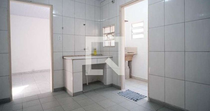 Casa para Aluguel - Vila Guilhermina, 1 Quarto,  24 m² - São Paulo