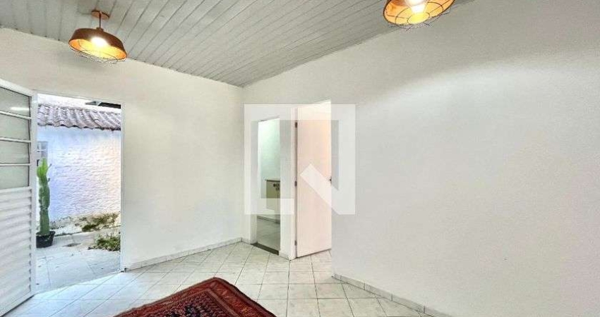 Casa para Aluguel - Saúde, 3 Quartos,  90 m² - São Paulo