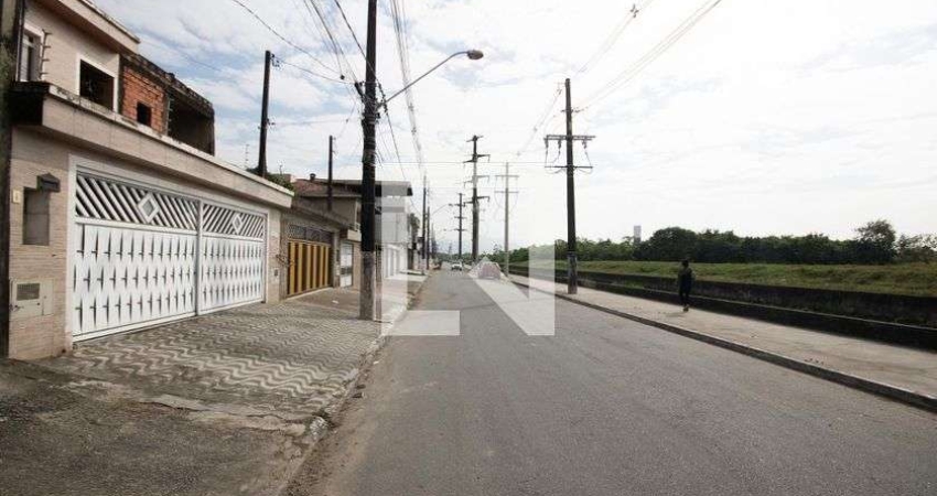 Casa para Aluguel - Quietude, 2 Quartos,  100 m² - Praia Grande