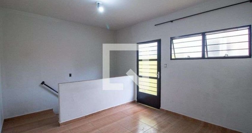 Casa para Aluguel - Parque das Laranjeiras, 1 Quarto,  40 m² - Sorocaba