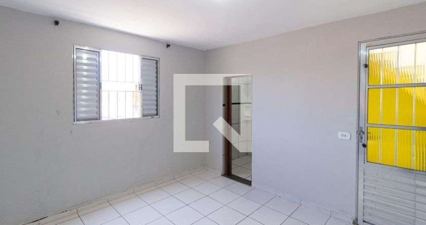 Casa para Aluguel - Quitaúna, 1 Quarto,  24 m² - Osasco