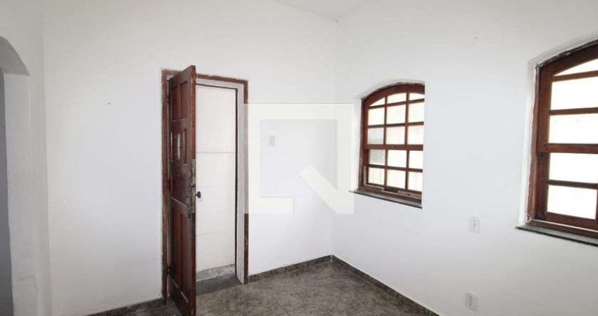 Casa para Aluguel - Piedade, 2 Quartos,  52 m² - Rio de Janeiro