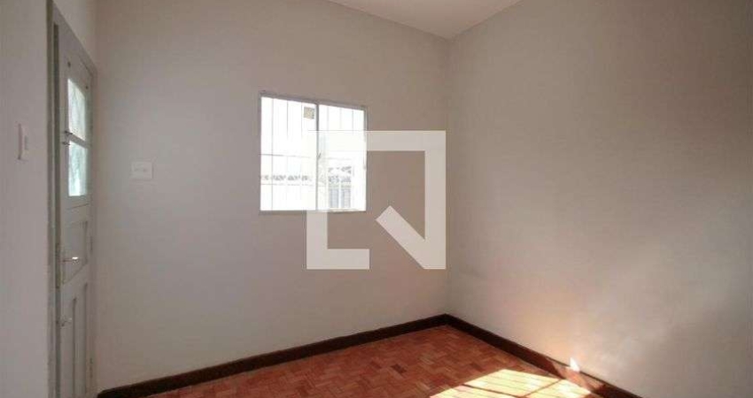 Casa para Aluguel - Gameleira, 2 Quartos,  100 m² - Belo Horizonte