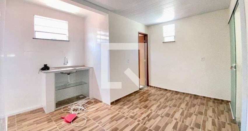 Casa para Aluguel - Boca do Rio, 1 Quarto,  30 m² - Salvador
