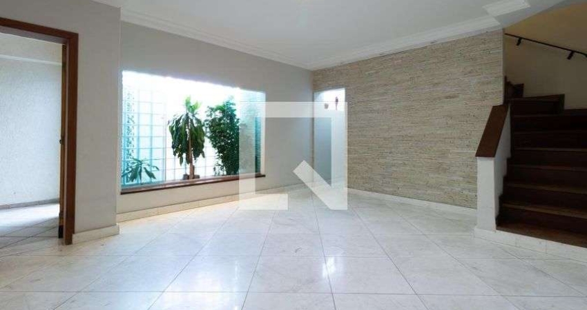Casa para Aluguel - Vila Santa Clara, 2 Quartos,  232 m² - São Paulo
