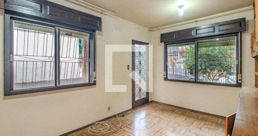 Casa para Aluguel - Jardim Itu-Sabará, 3 Quartos,  300 m² - Porto Alegre