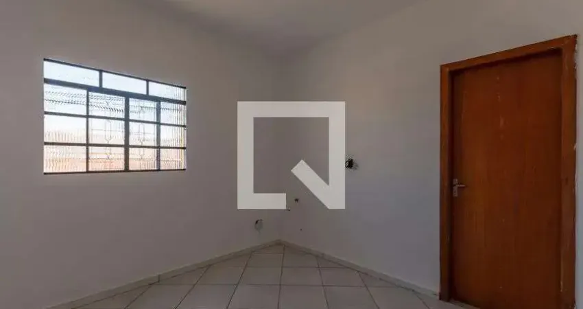 Casa para Aluguel - Tupi B, 2 Quartos,  80 m² - Belo Horizonte