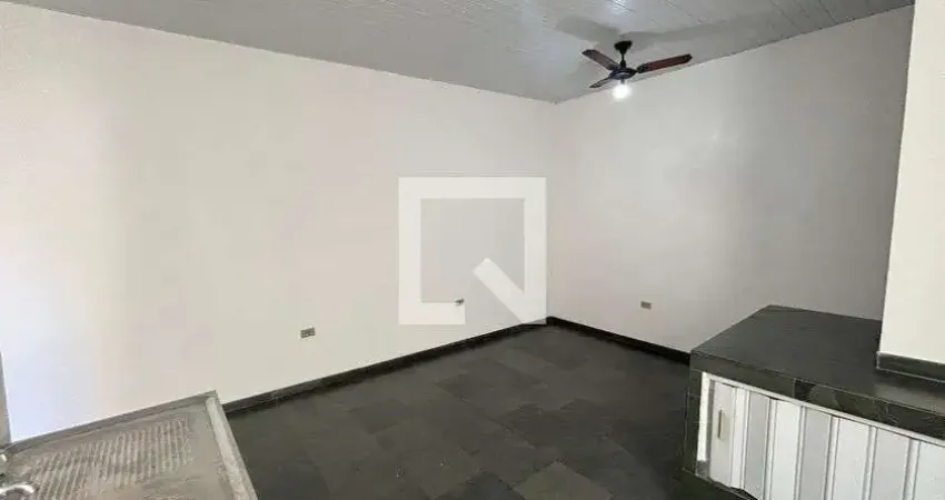 Casa com 1 quarto para alugar na Rua Antônio Francisco Lisboa, Vila Luzita, Santo André