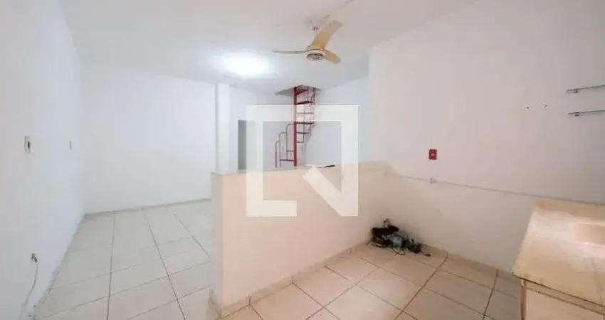 Casa para Aluguel - Vila Guilhermina, 1 Quarto,  80 m² - São Paulo